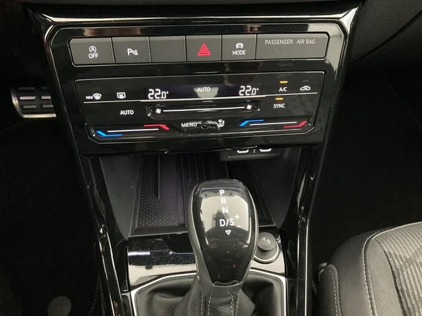 VOLKSWAGEN T-Cross (2025) — foto 11 van 36