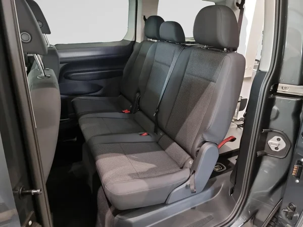 VOLKSWAGEN Caddy Maxi (2026) — foto 14 van 21