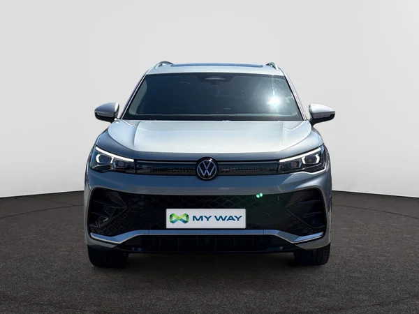 VOLKSWAGEN Tiguan (2024) — foto 10 van 14