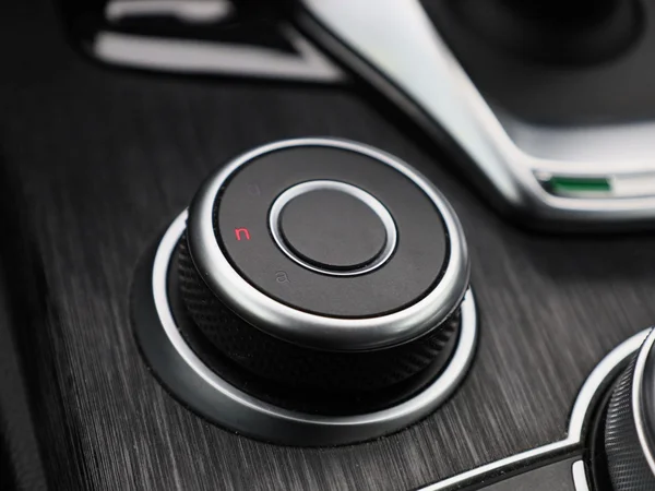 Alfa Romeo Stelvio (2022) — foto 15 van 44