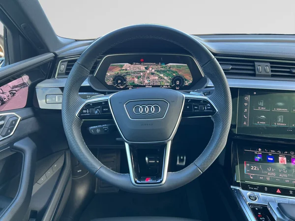 AUDI Q8 e-tron Sportback (2025) — foto 6 van 24
