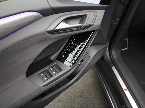 AUDI A6 Avant e-tron (2025) — foto 8 van 27
