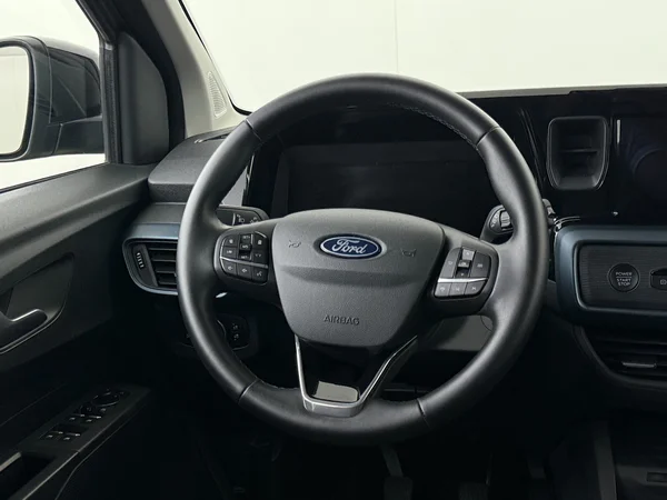 FORD TOURNEO COURIER (2025) — foto 14 van 28