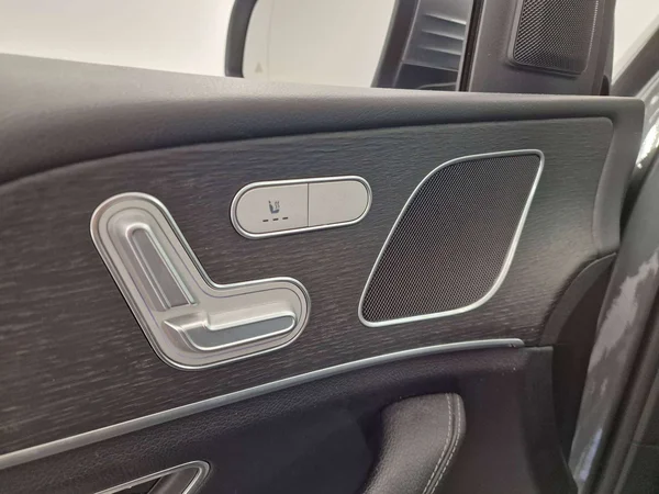 Mercedes-Benz GLE (2023) — foto 4 van 21