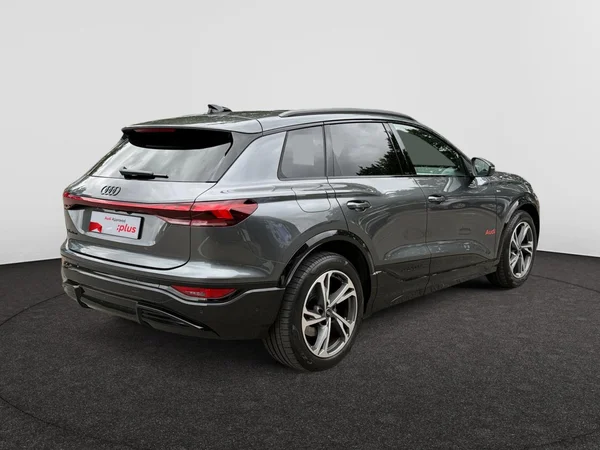 AUDI Q6 e-tron (2026) — foto 20 van 24