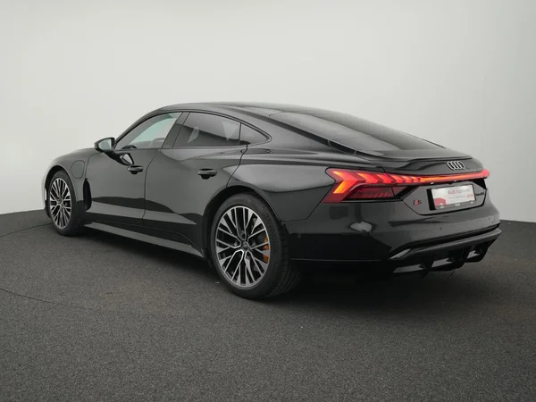 AUDI S e-tron GT (2024) — foto 12 van 35