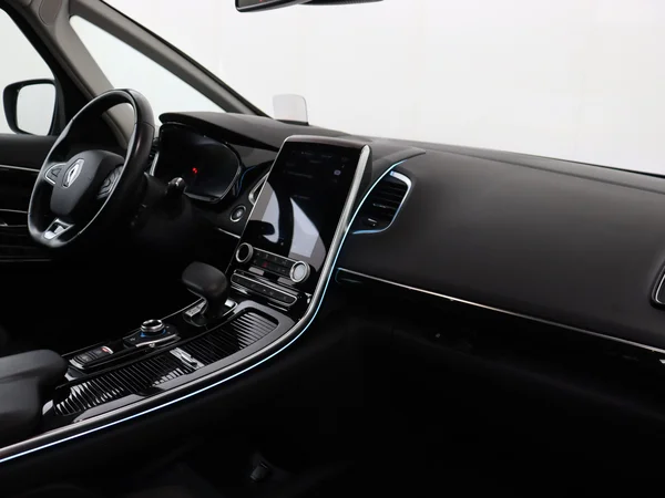 RENAULT Espace (2021) — foto 3 van 30