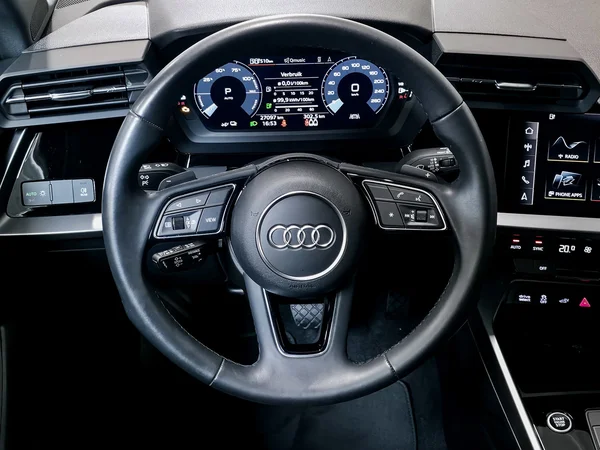 AUDI A3 Sportback PHEV (2024) — foto 2 van 31