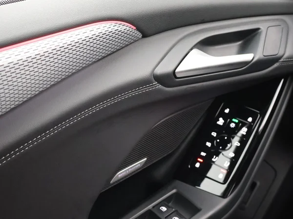 AUDI A6 Sportback e-tron (2025) — foto 20 van 37
