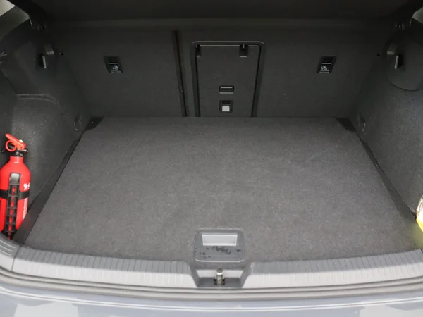 VOLKSWAGEN Golf (2023) — foto 8 van 28