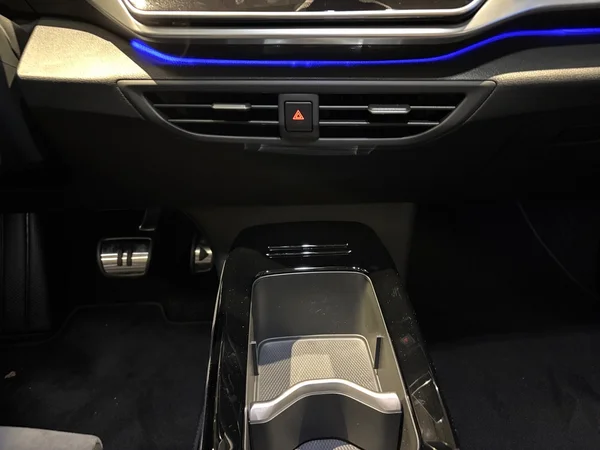 VOLKSWAGEN ID.5 (2024) — foto 10 van 13