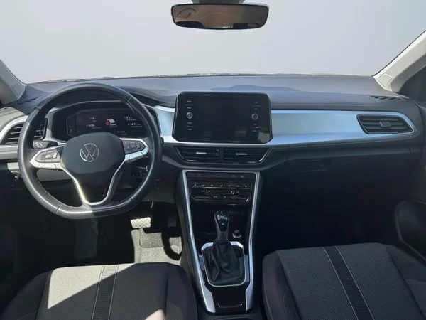 VOLKSWAGEN T-Roc (2023) — foto 6 van 31