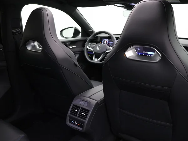 Volkswagen Passat (2024) — foto 8 van 32