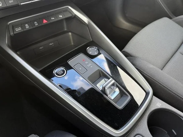 AUDI A3 Sportback Dsl (2021) — foto 13 van 31