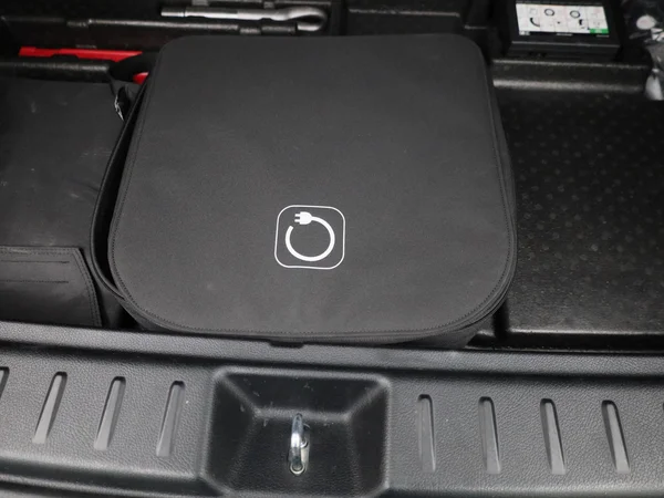 Mercedes-Benz EQB (2023) — foto 6 van 53