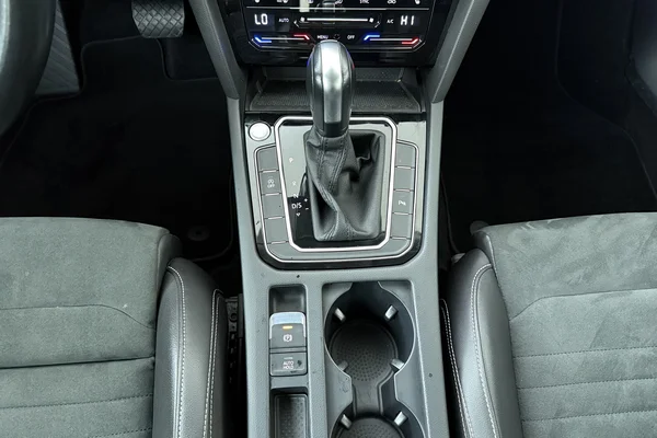 Volkswagen Passat SW (2023) — foto 4 van 19