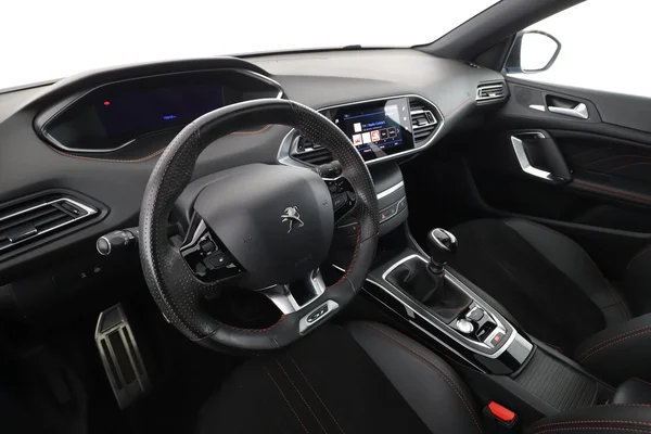 Peugeot 308 (2021) — foto 2 van 16
