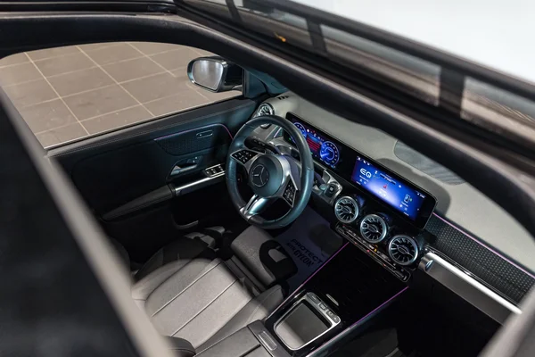 Mercedes-Benz EQB (2025) — foto 35 van 37