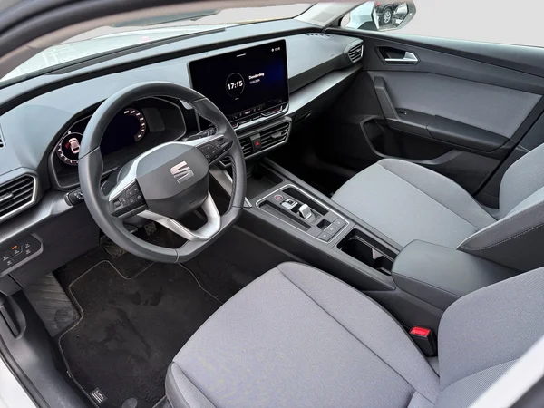 SEAT Leon (2024) — foto 12 van 18