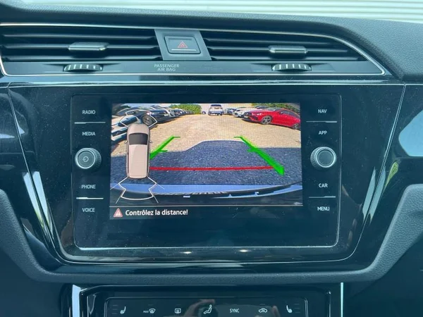 VOLKSWAGEN Touran Dsl (2024) — foto 16 van 26
