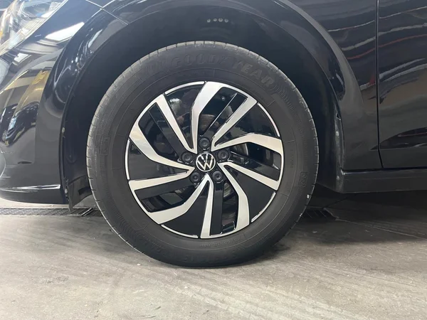 VOLKSWAGEN Polo (2023) — foto 8 van 16