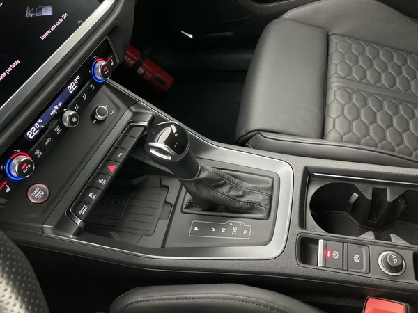 AUDI RSQ3 (2020) — foto 5 van 24