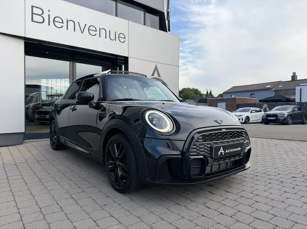 Mini Cooper (2021) — foto 19 van 25