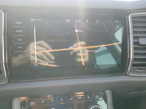 SKODA Kodiaq (2021) — foto 9 van 21