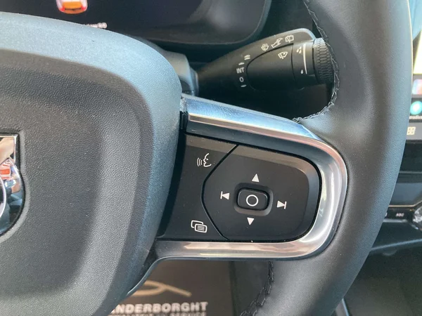 Volvo XC40 (2024) — foto 10 van 19