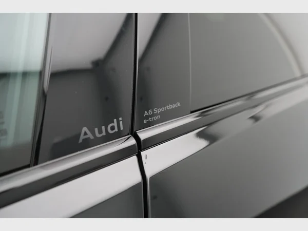 AUDI A6 Sportback e-tron (2025) — foto 18 van 48