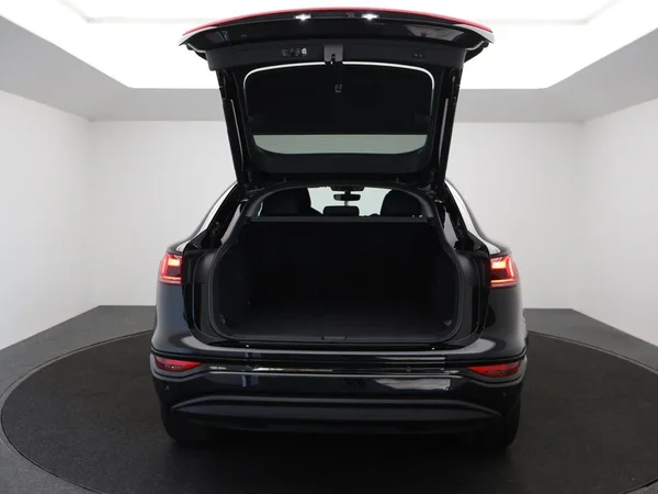 Audi Q6 e-tron (2025) — foto 14 van 24