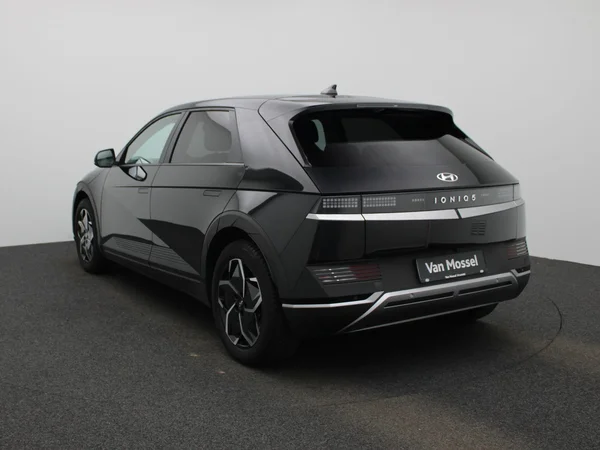 Hyundai IONIQ 5 (2023) — foto 12 van 39