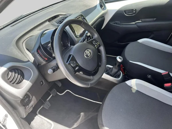 Toyota Aygo (2015) — foto 19 van 19