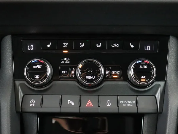 SKODA Karoq (2025) — foto 10 van 18