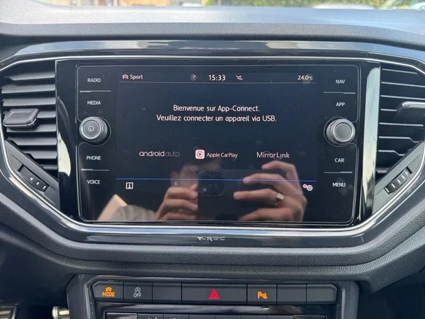VOLKSWAGEN T-Roc (2018) — foto 11 van 31