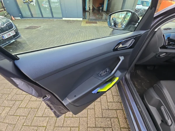 VOLKSWAGEN T-Cross (2024) — foto 11 van 24