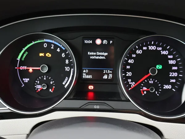 VOLKSWAGEN Passat Variant GTE (2023) — foto 4 van 29