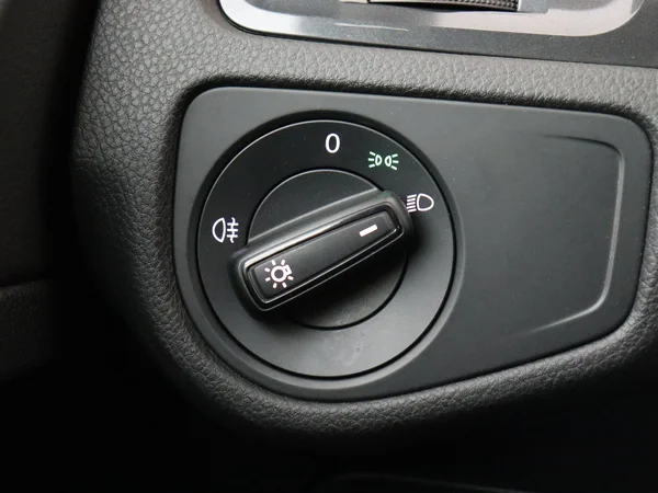 VOLKSWAGEN Golf (2018) — foto 14 van 23