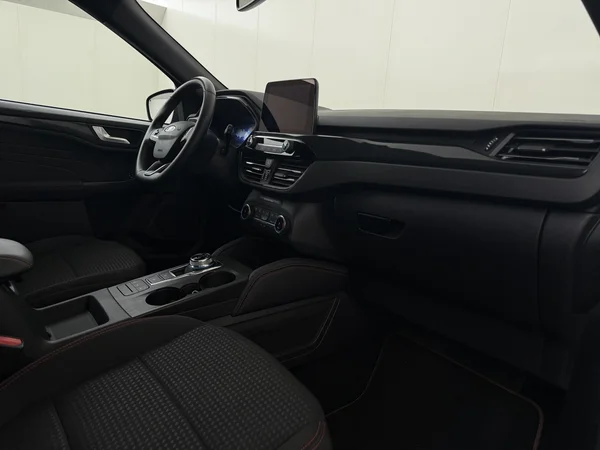 FORD Kuga (2023) — foto 3 van 30