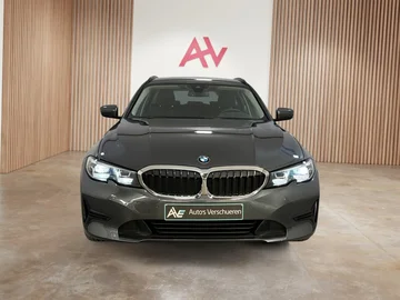 BMW 330 fd2f5d97-605f-4ed9-bfc8-713a6e832ebc