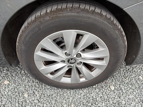 SKODA Octavia Combi (2025) — foto 16 van 24