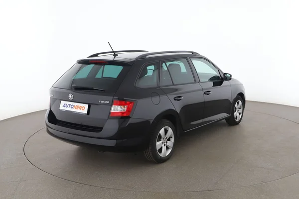 Skoda Fabia (2017) — foto 12 van 16
