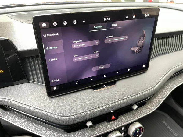 SKODA Superb Combi (2025) — foto 6 van 19