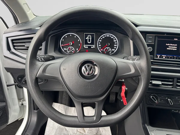 VOLKSWAGEN Polo (2017) — foto 4 van 18