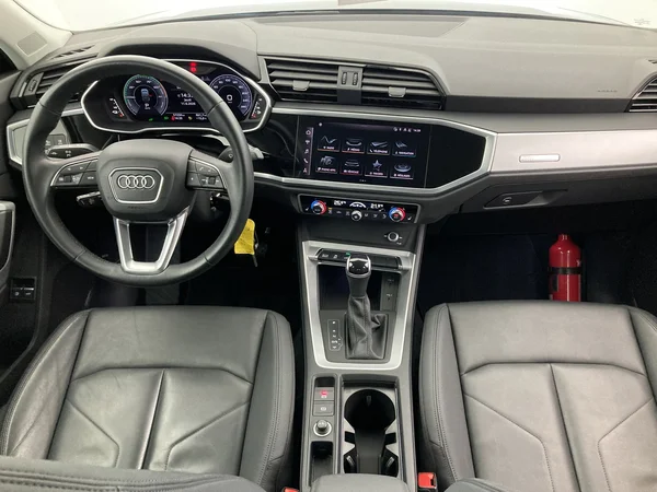 AUDI Q3 Sportback PHEV (2022) — foto 14 van 36