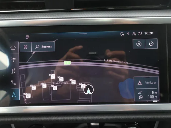 AUDI Q3 PHEV (2022) — foto 4 van 23