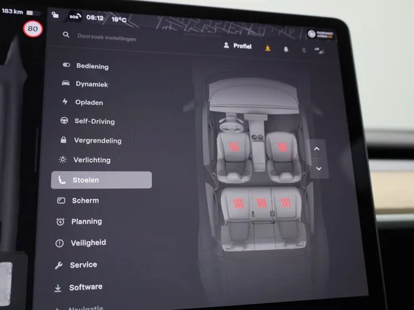 Tesla Model Y (2023) — foto 13 van 43
