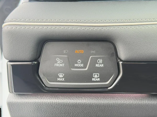 VOLKSWAGEN ID.7 Tourer (2024) — foto 7 van 25