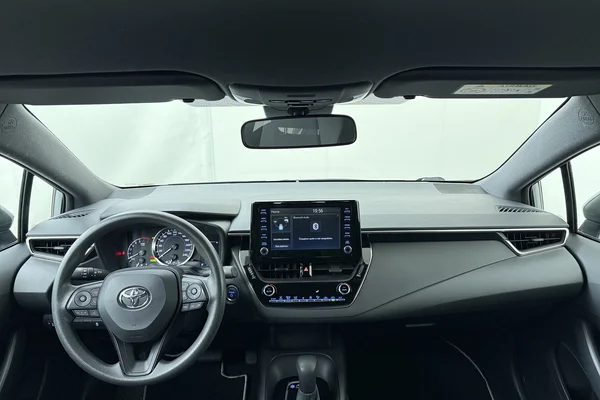 Toyota Corolla Hatchback Hybrid (HEV) (2021) — foto 17 van 17