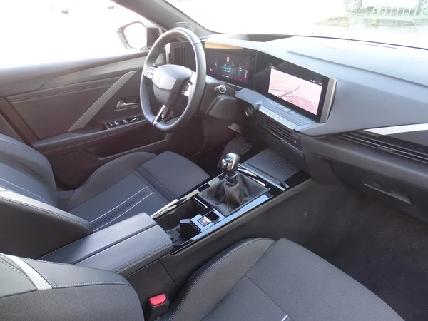 Opel Astra (2025) — foto 6 van 26